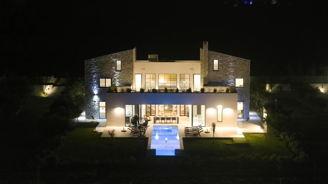 Citrus Grove Luxury Villas Skaleta Bagian luar foto
